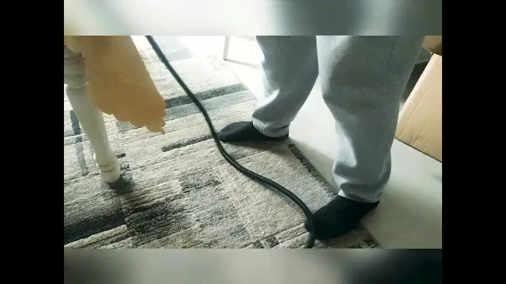 Cleaning dirty carpets using Ariete Steam Cleaner for the first time