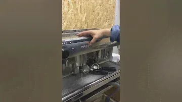 Кофемашина QUALITY ESPRESSO FUTURMAT ARIETE F3/A в работе