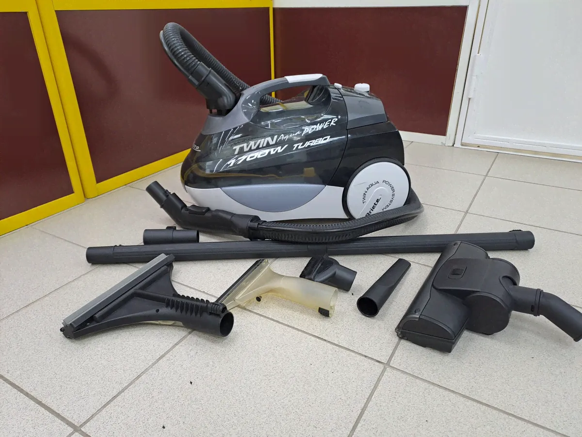 Пылесос Ariete 2478 Twin Aqua Power