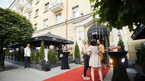Ресторан Café de Paris - открытие летней террасы