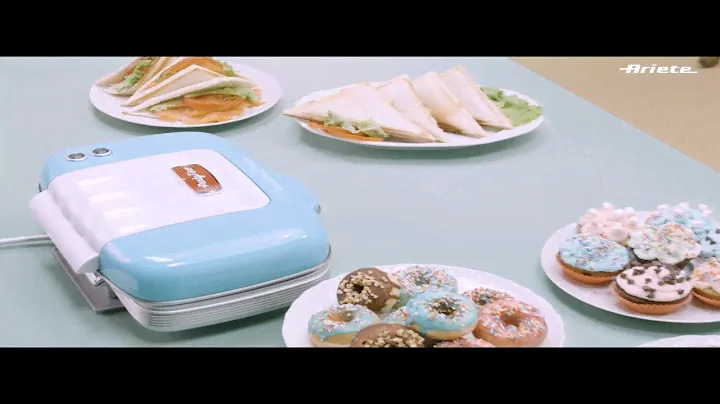 Sandwiches & Cookies Party Time - Ariete 1972 blue